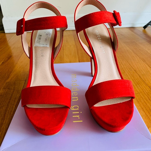 Red platform heels - Picture 4 of 7